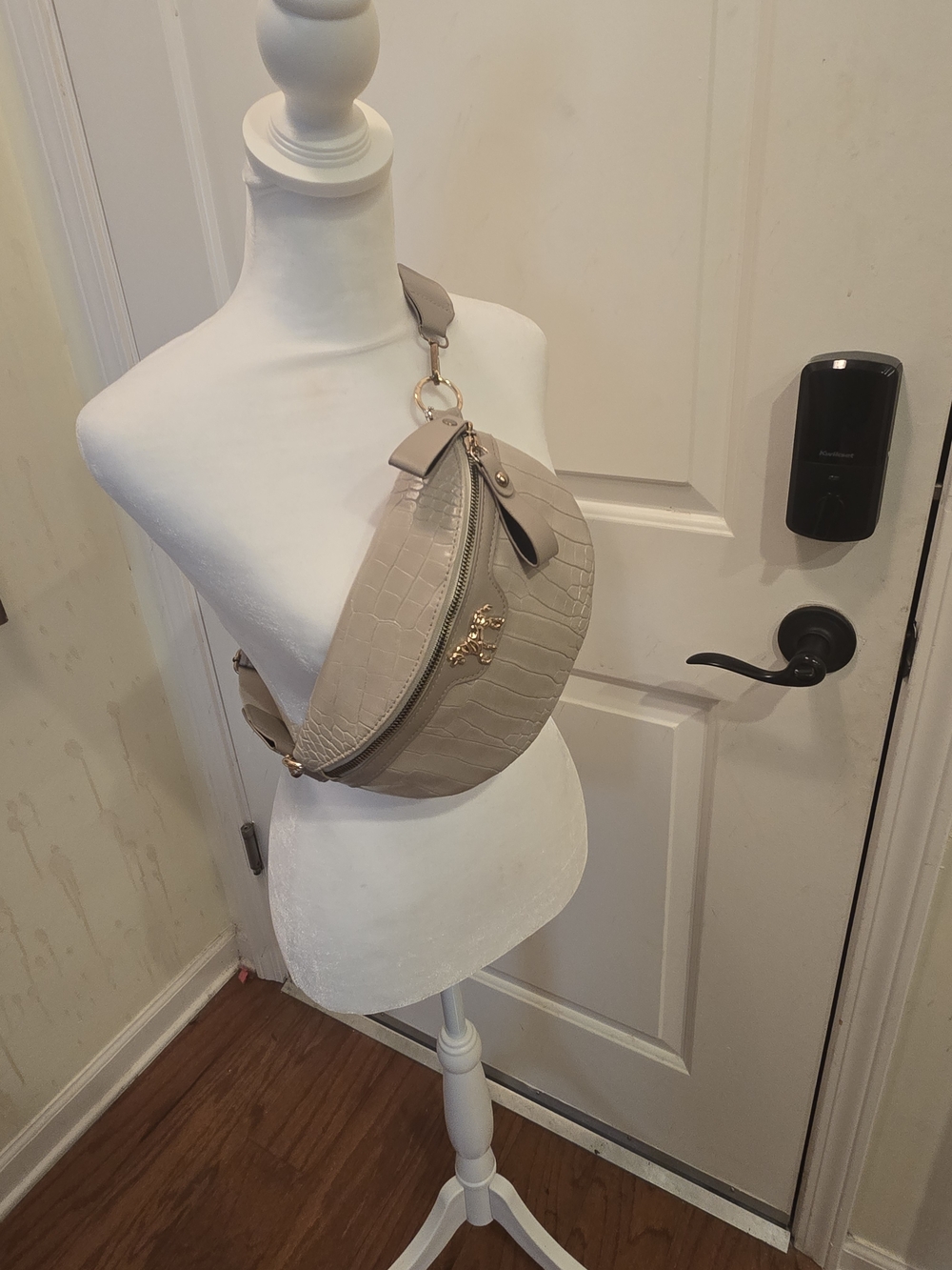 NWOT Neutral Croc-Embossed Crossbody Belt Bag - Taupe